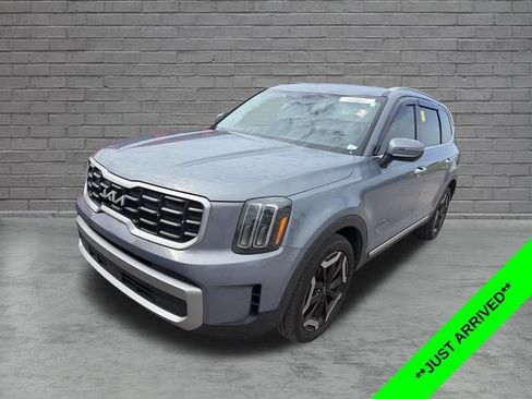 Used 2023 Kia Telluride S AWD/4WD image 1