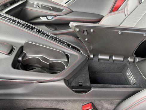 Used 2022 Chevrolet Corvette Stingray Premium Conv w/ Z51 Performance Package RWD image 35