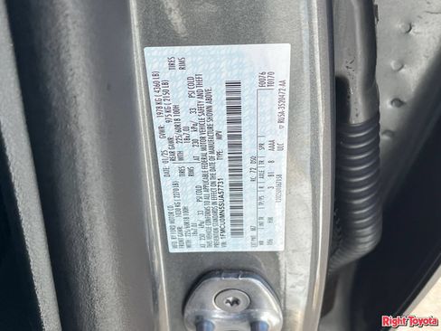 Used 2025 Ford Escape ST-Line FWD image 33