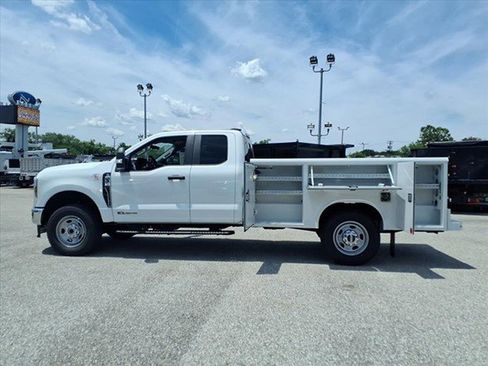 New 2026 Ford F350 XL w/ XL Chrome Package AWD/4WD image 4