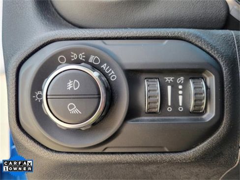 Used 2020 Jeep Gladiator Overland image 19