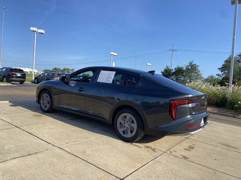 Used 2026 Kia K4 FWD image 8