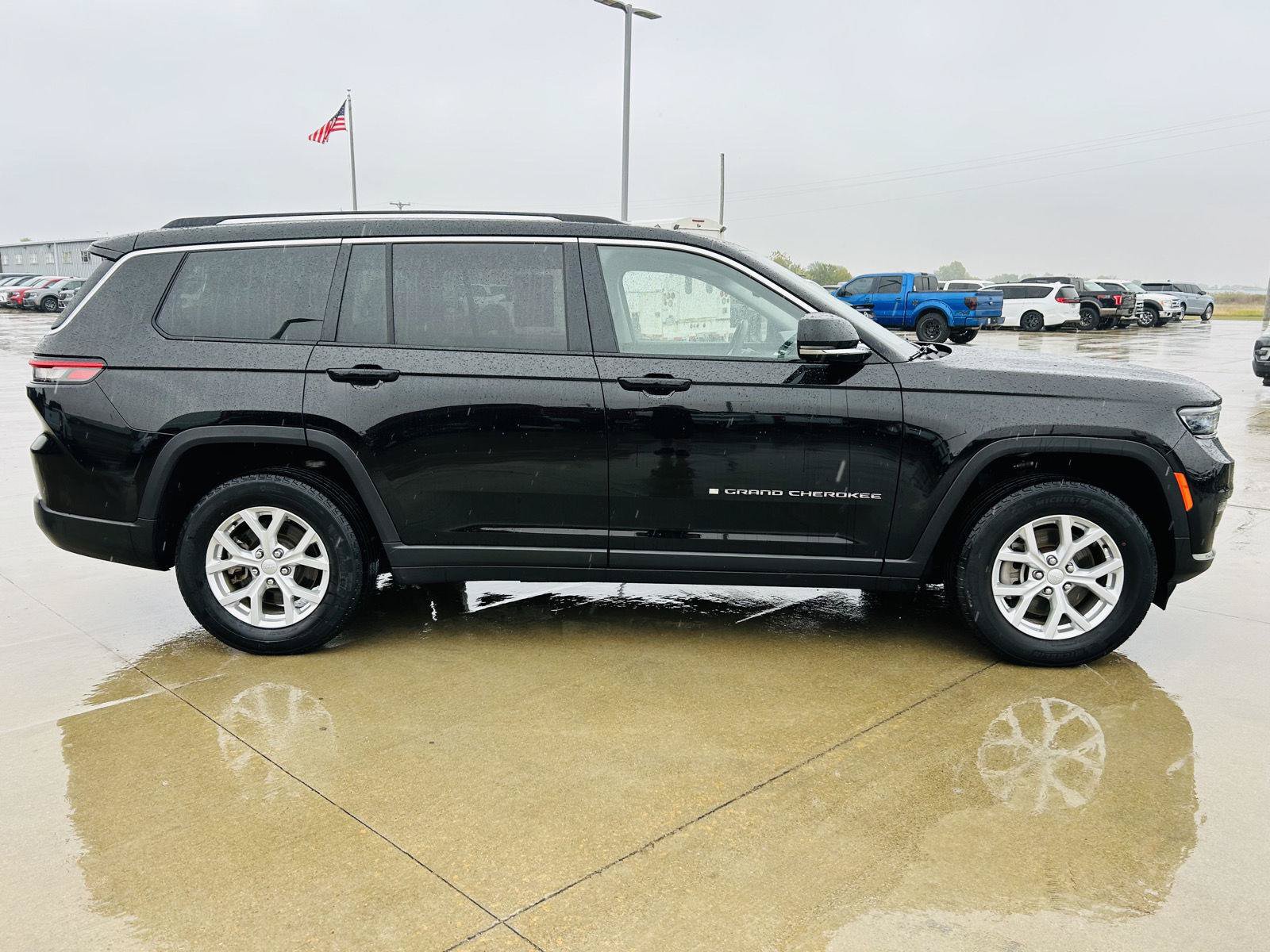 Used 2023 Jeep Grand Cherokee L Limited w/ Trailer Tow Group (B) AWD/4WD image 44