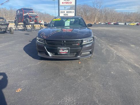 Used 2018 Dodge Charger SXT w/ Blacktop Package image 4