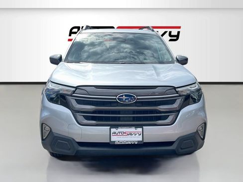 Used 2026 Subaru Forester Premium AWD/4WD image 2