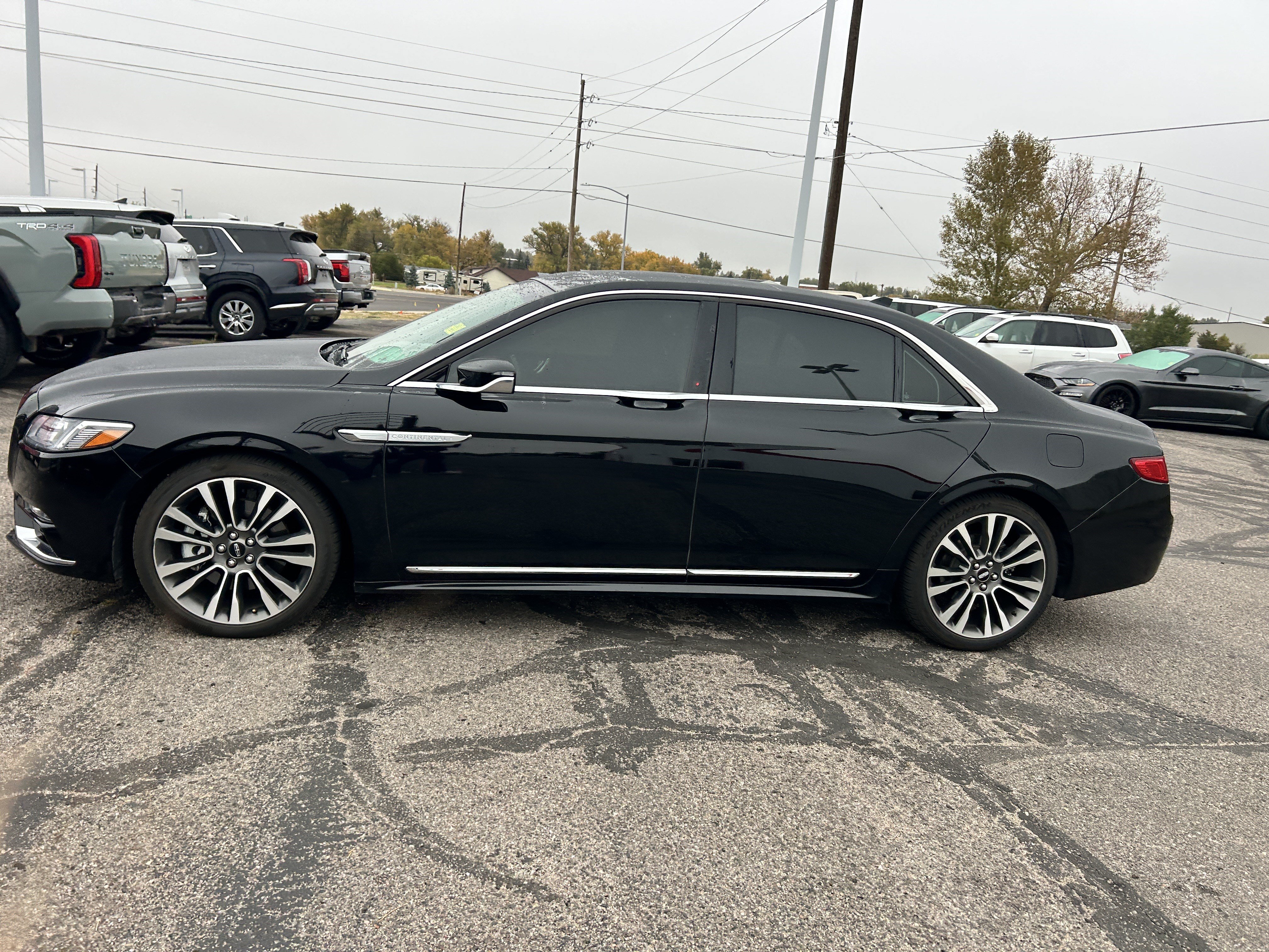 Used 2018 Lincoln Continental Reserve w/ Continental Climate Package AWD/4WD image 2