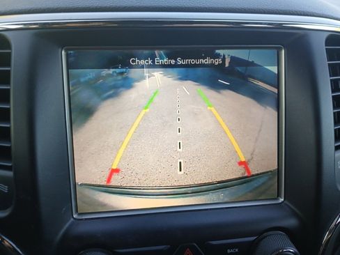 Used 2017 Jeep Grand Cherokee Altitude image 14