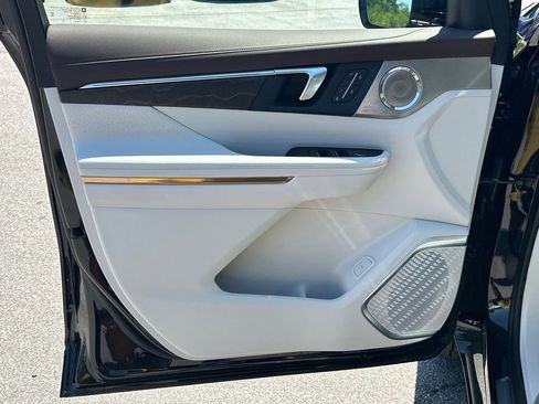New 2026 Buick Enclave Avenir FWD image 11