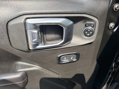 Used 2023 Jeep Gladiator Sport AWD/4WD image 20