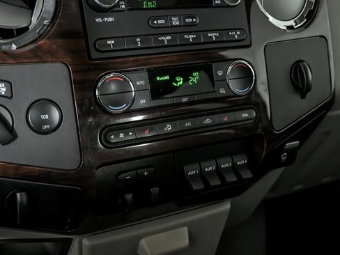 Used 2010 Ford F250 Lariat image 29