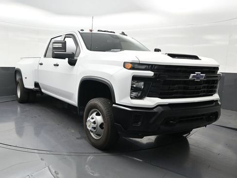 Used 2025 Chevrolet Silverado 3500 W/T AWD/4WD image 8