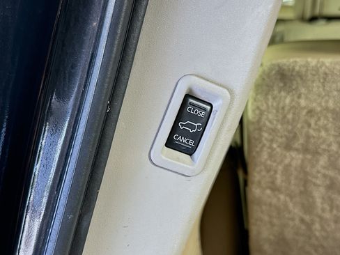 Used 2013 Nissan Armada Platinum RWD image 31