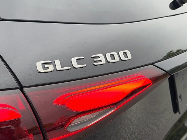 Certified 2025 Mercedes-Benz GLC 300 4MATIC image 35