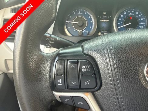 Used 2020 Toyota Sienna LE w/ Carpet Mat Package FWD image 17