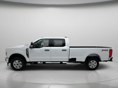 New 2026 Ford F250 XLT w/ FX4 Off-Road Package AWD/4WD image 4