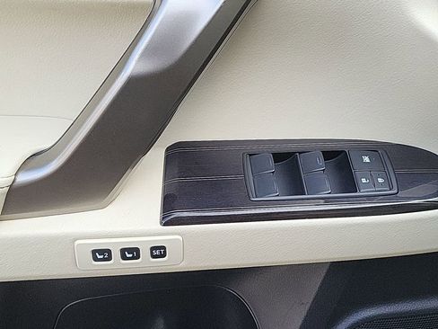 Used 2021 Lexus GX 460 Luxury w/ Sport Design Package image 24