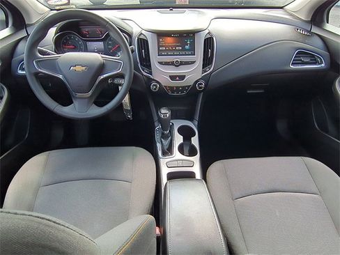 Certified 2018 Chevrolet Cruze LS image 19