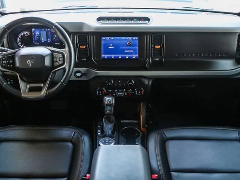 Used 2022 Ford Bronco Badlands w/ Sasquatch Package AWD/4WD image 15