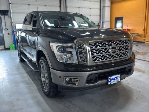 Used 2019 Nissan Titan Platinum Reserve image 7