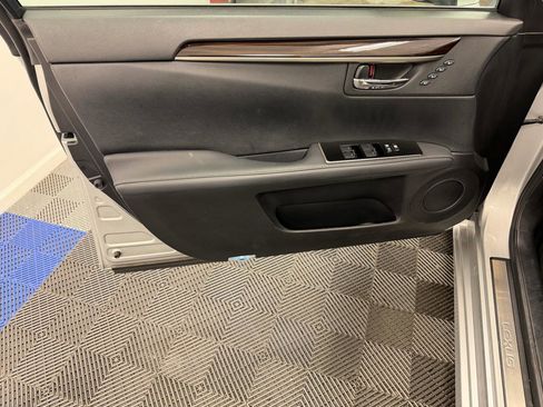 Used 2018 Lexus ES 350 w/ Premier Package FWD image 5