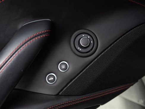 Used 2017 Ferrari California T RWD image 96