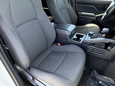 Certified 2025 Toyota 4Runner SR5 AWD/4WD image 12