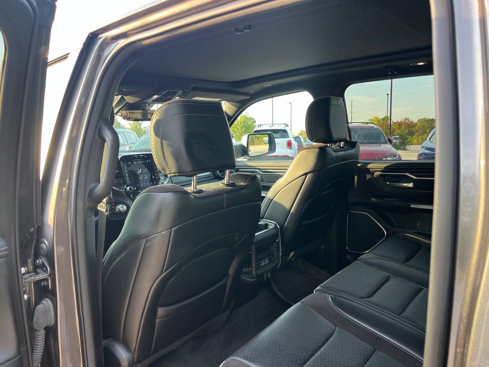 Used 2024 RAM 1500 Laramie AWD/4WD image 6