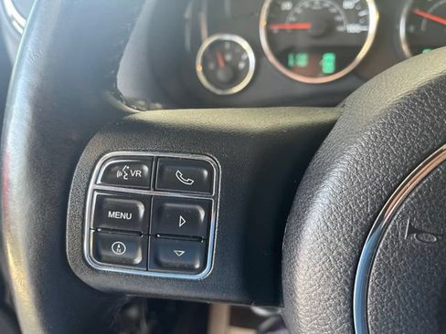 Used 2016 Jeep Wrangler Unlimited Sahara w/ Connectivity Group AWD/4WD image 13