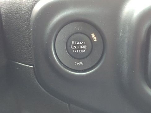 Used 2020 Jeep Wrangler Unlimited Sport image 18