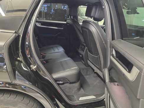 Used 2024 Porsche Cayenne image 13