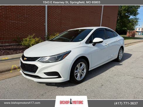 Used 2018 Chevrolet Cruze LT w/ Convenience Package FWD image 1