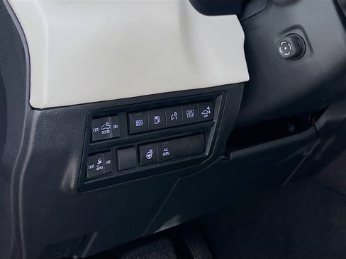 Used 2024 Toyota Tundra Capstone image 10