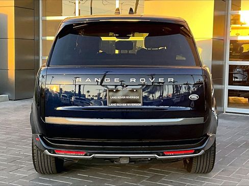 Used 2023 Land Rover Range Rover Long Wheelbase SE image 4