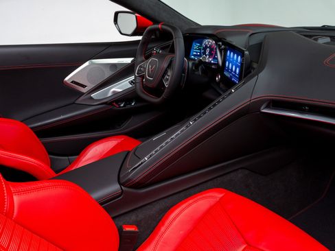 Used 2023 Chevrolet Corvette Stingray Premium Cpe w/ Z51 Performance Package RWD image 31