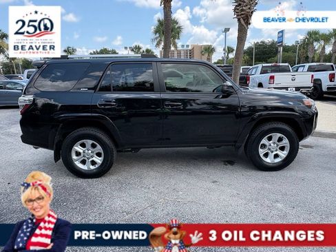 Used 2022 Toyota 4Runner SR5 RWD image 8