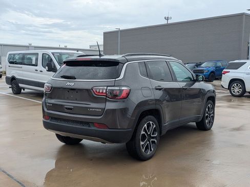 Used 2024 Jeep Compass Limited image 5