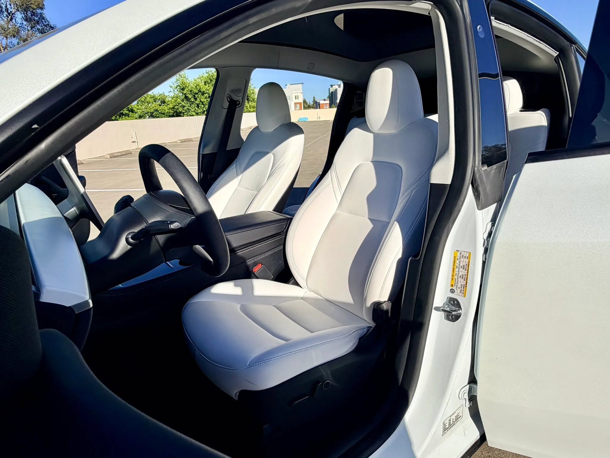 Used 2024 Tesla Model Y Long Range RWD image 21