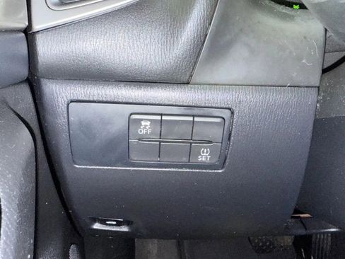 Used 2017 MAZDA MAZDA3 Sport w/ Preferred Equipment Package image 15