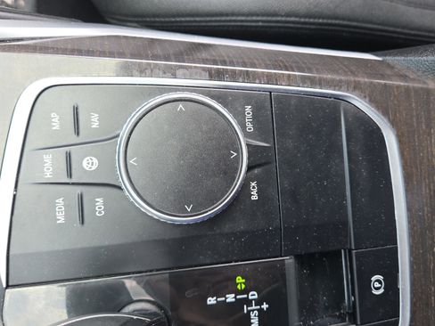 Used 2019 BMW 330i xDrive Sedan w/ Driving Assistance Package image 35