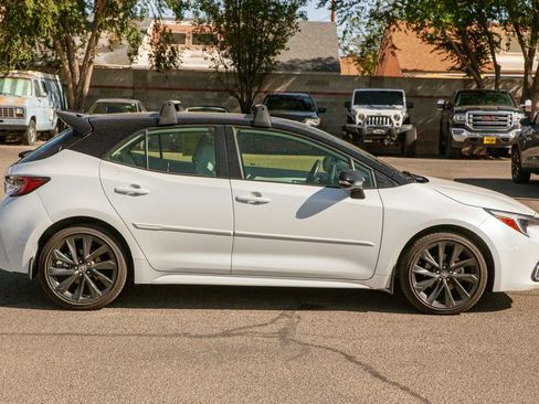 Used 2025 Toyota Corolla XSE FWD image 4