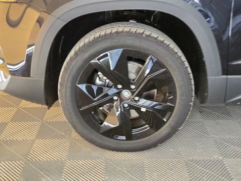 New 2026 Volkswagen Taos SE image 15