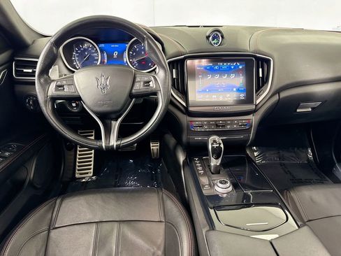 Used 2018 Maserati Ghibli S GranSport image 29