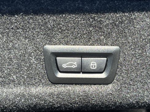 New 2026 BMW 330i Sedan w/ Premium Package image 28