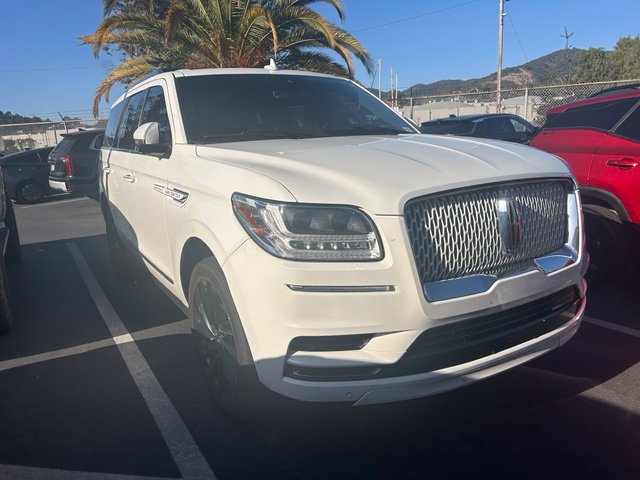 Used 2021 Lincoln Navigator Reserve AWD/4WD image 2