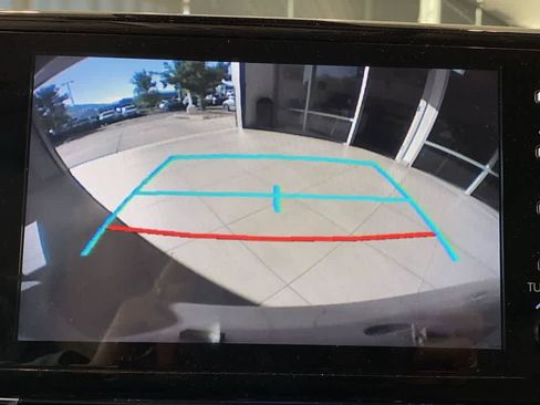 Certified 2024 Toyota Sienna LE FWD image 19