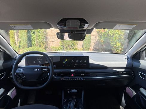 Used 2025 Kia K4 FWD image 33