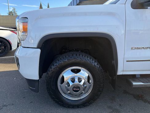 Used 2015 GMC Sierra 3500 Denali w/ Duramax Plus Package image 12