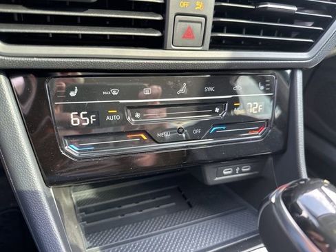 New 2026 Volkswagen Jetta SE FWD image 17