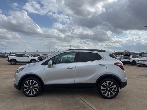 Used 2022 Buick Encore Preferred image 11