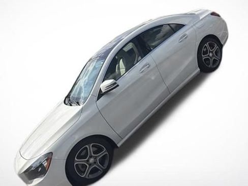 Used 2018 Mercedes-Benz CLA 250 4MATIC image 5